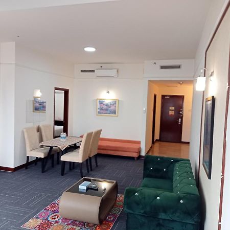 Town Place Apartments At Times Square Kl Куала-Лумпур Экстерьер фото