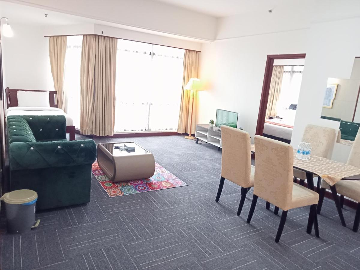 Town Place Apartments At Times Square Kl Куала-Лумпур Экстерьер фото